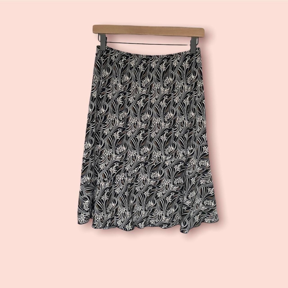 Vintage flowy black and white midi skirt. - large